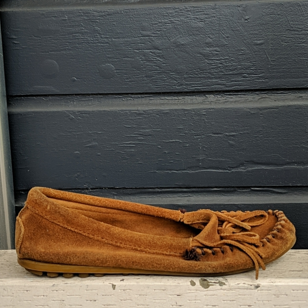 Minnetonka Fringe Moccasin, size 8 - Picture 4 of 6